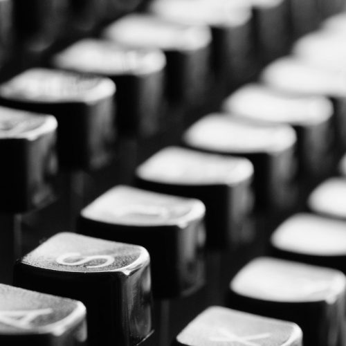 typewriter-keys-mechanically-letters typewriter-keys-mechanically-letters